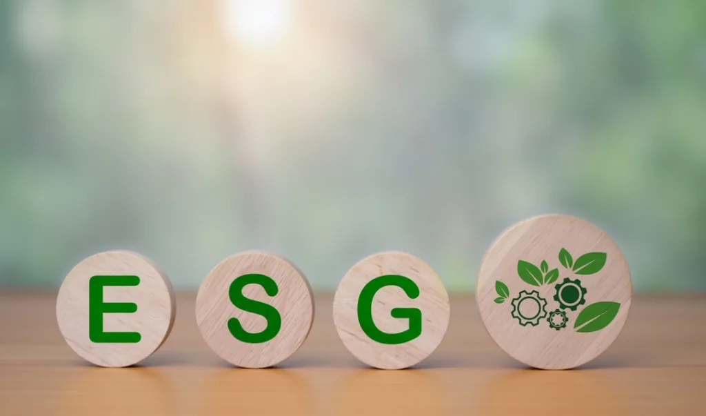 ESG on wooden circles