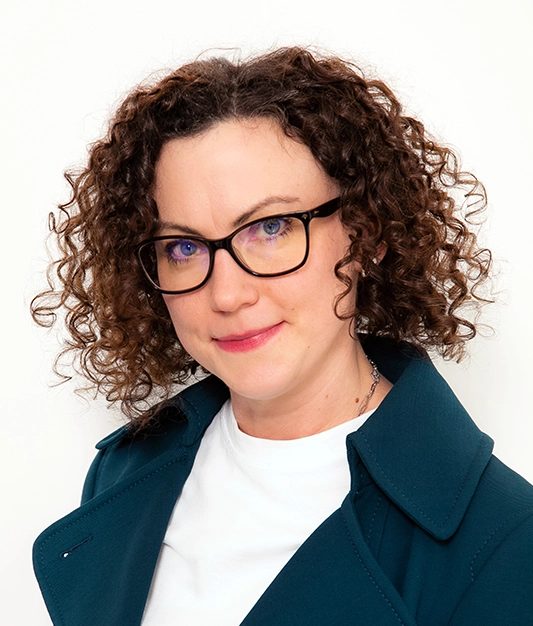 Helen Thompson headshot